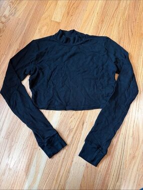 TALENTLESS Black Long Sleeve Cropped Mock Neck Top